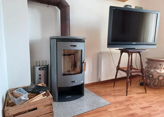 Ehemalige Bibliothek Apartment Fuer 2 Mit Kueche Kamin Netflix Parken Und Hofladen
