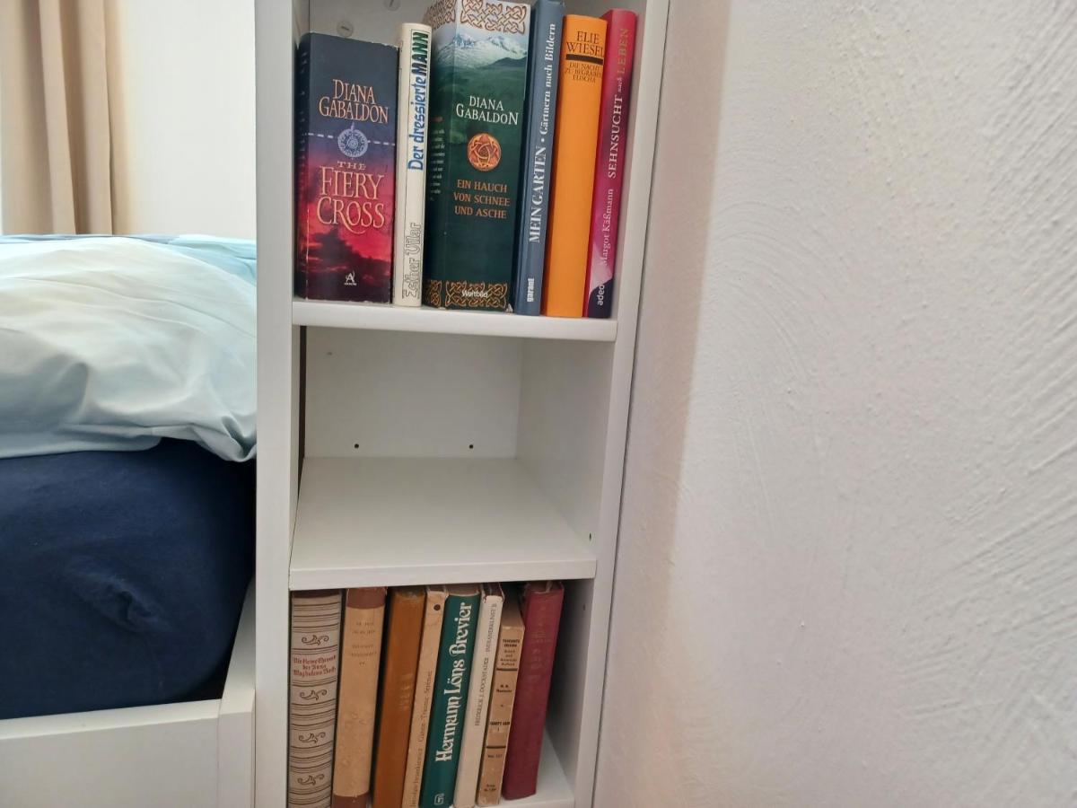 Apartment Ehemalige Bibliothek Fuer 2 Mit Kueche Kamin Netflix Parken Und Hofladen