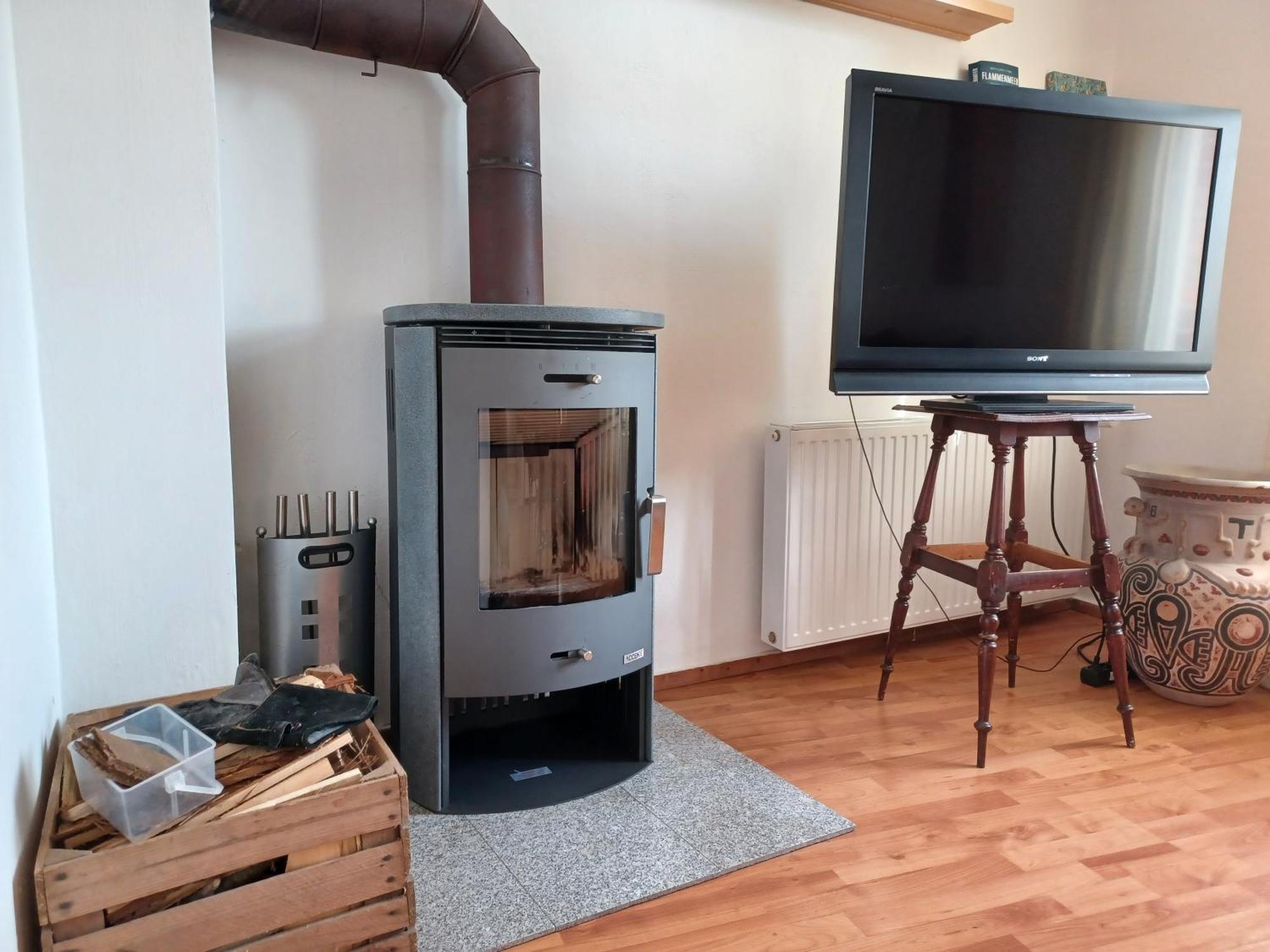 Ehemalige Bibliothek Fuer 2 Mit Kueche Kamin Netflix Parken Und Hofladen Apartment