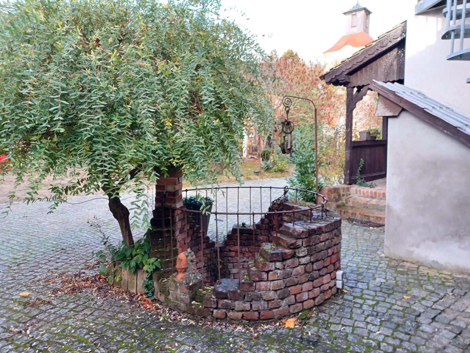 Ehemalige Bibliothek Fuer 2 Mit Kueche Kamin Netflix Parken Und Hofladen * Steinhofel